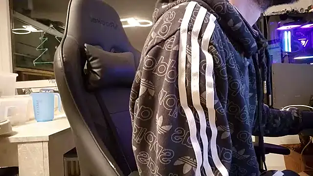 ademandjulia online show from February 2026 09:40:02 PM