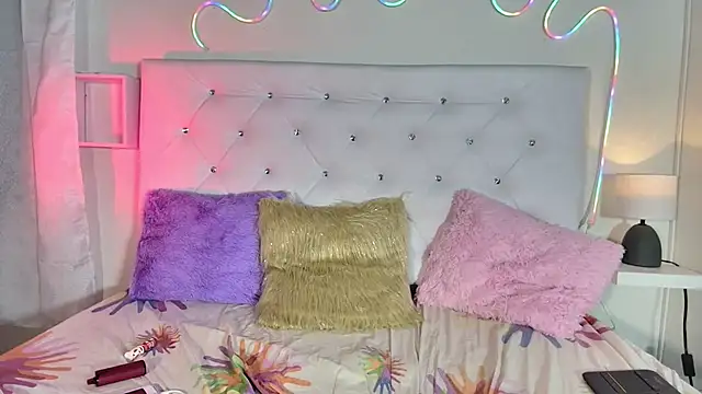 Snapshot of ariana_smiith chatting on February 2025 10:50:02 PM ariana smiith online show from February 2025 10:50:02 PM