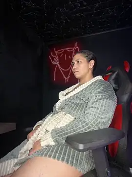 Carola-Ross online show from March 2025 05:32:01 AM