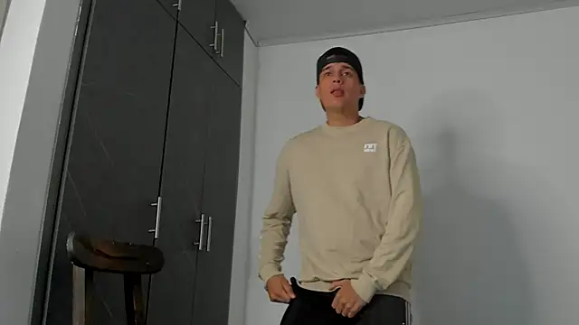 Snapshot of hugosan12 chatting on March 2025 10:26:01 PM hugosan12 online show from March 2025 10:26:01 PM