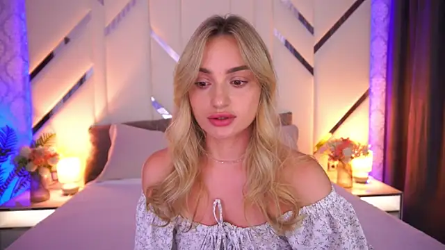 LindsieGreyy online show from July 2026 12:42:02 PM