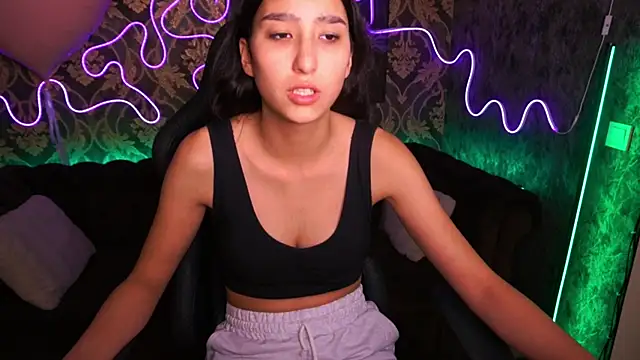 Snapshot of CharmMocco chatting on February 2025 10:37:02 AM CharmMocco online show from February 2025 10:37:02 AM