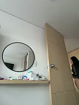 KarolVega- online show from November 2025 04:40:02 PM