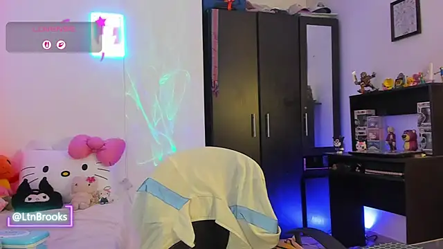 Annaa Brooks online show from November 2025 02:26:01 PM