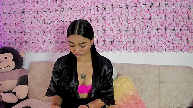 Lynda Bonnie online show from October 2025 01:10:02 PM