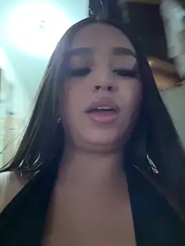 Snapshot of _JuliSweet_ chatting on November 2025 02:00:02 AM JuliSweet online show from November 2025 02:00:02 AM