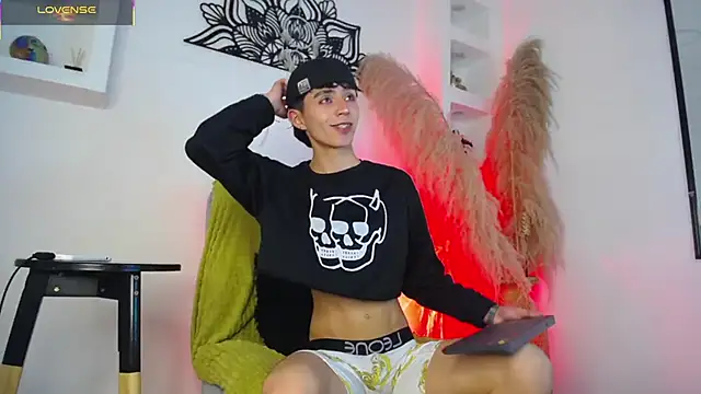 Snapshot of MaikyCooper chatting on September 2025 08:20:02 PM MaikyCooper online show from September 2025 08:20:02 PM