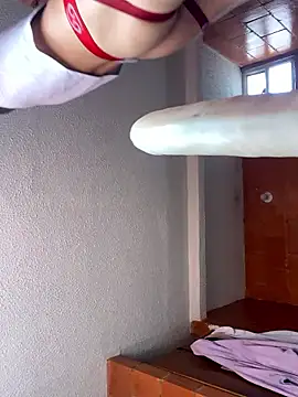 Snapshot of MaikyCooper chatting on September 2025 02:43:02 PM MaikyCooper online show from September 2025 02:43:02 PM