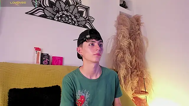 Snapshot of MaikyCooper chatting on September 2025 08:25:01 PM MaikyCooper online show from September 2025 08:25:01 PM