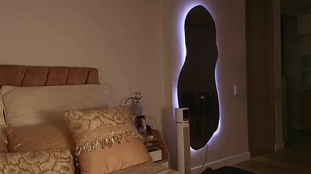 Samantha blaree  online show from December 2025 01:14:01 AM