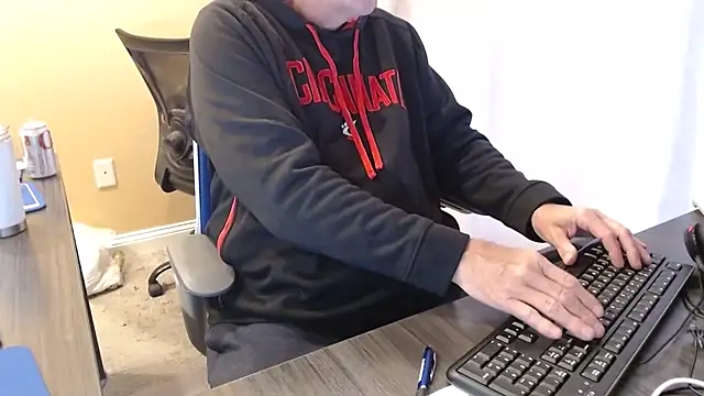 Snapshot of olderandwiser2 chatting on March 2025 10:43:02 PM olderandwiser2 online show from March 2025 10:43:02 PM