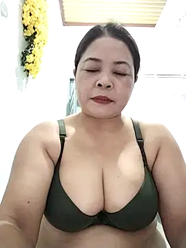 Snapshot of Baby-bigtits2024 chatting on September 2025 01:25:02 PM Baby-bigtits2024 online show from September 2025 01:25:02 PM