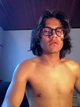 Snapshot of shadowsofgarden chatting on February 2025 02:03:02 PM shadowsofgarden online show from February 2025 02:03:02 PM