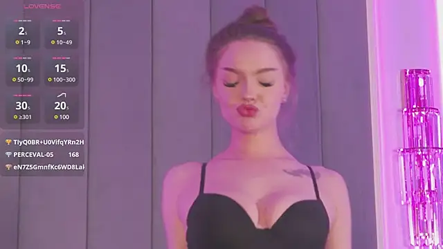 Snapshot of AlexaBright chatting on March 2025 12:07:02 AM AlexaBright online show from March 2025 12:07:02 AM