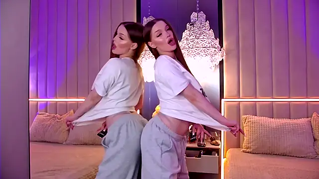 Snapshot of AlexaBright chatting on October 2025 05:35:02 PM AlexaBright online show from October 2025 05:35:02 PM