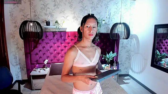 Georgina Palacios  online show from November 2025 04:00:01 AM