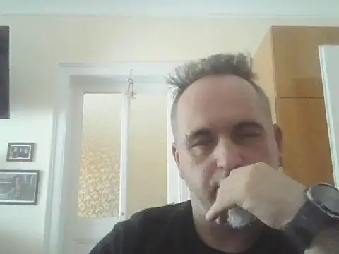 Szolga10 online show from April 2026 02:14:01 PM