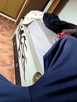 Snapshot of mikeee6538 chatting on December 2025 02:22:01 PM mikeee6538 online show from December 2025 02:22:01 PM