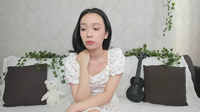 Snapshot of CherryMolly chatting on February 2025 11:53:01 AM CherryMolly online show from February 2025 11:53:01 AM