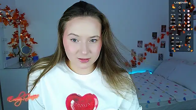 Snapshot of EmilyxxGraces chatting on October 2025 10:20:02 PM EmilyxxGraces online show from October 2025 10:20:02 PM