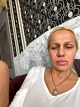 Snapshot of DeboraXporn chatting on November 2025 08:59:02 AM DeboraXporn online show from November 2025 08:59:02 AM