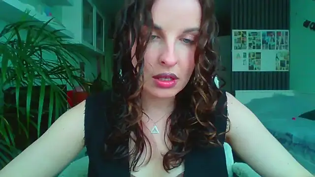 MollyBer online show from April 2026 12:22:01 PM