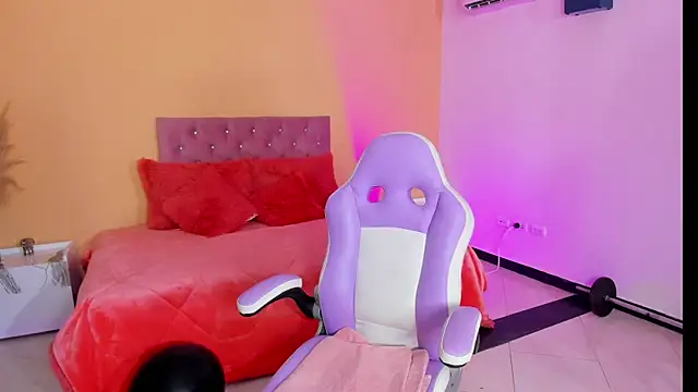 Snapshot of cristal_crossfitx chatting on November 2025 10:26:01 AM cristal crossfitx online show from November 2025 10:26:01 AM