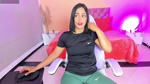 Snapshot of cristal_crossfitx chatting on November 2025 10:04:02 AM cristal crossfitx online show from November 2025 10:04:02 AM