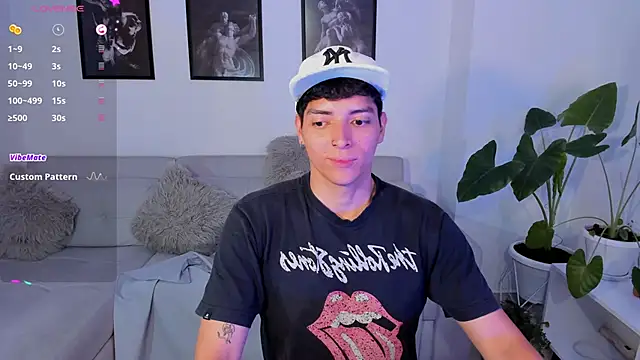  JacobMiller   online show from February 2025 12:14:01 AM