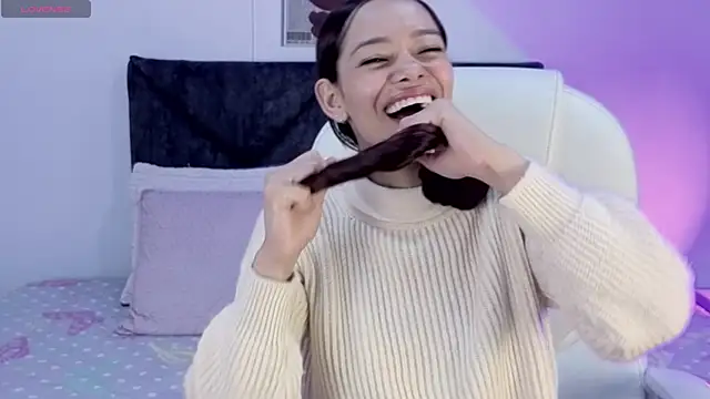 Snapshot of sara_sharma_ chatting on October 2025 12:47:01 PM sara sharma online show from October 2025 12:47:01 PM