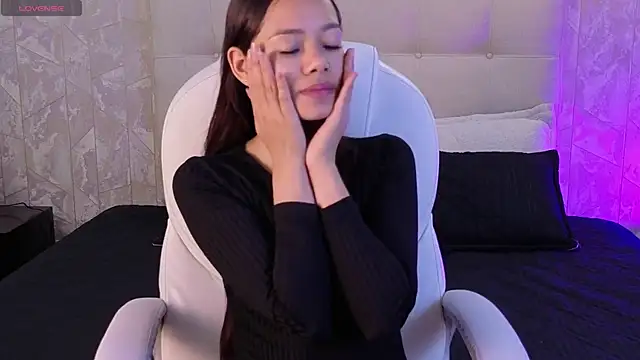 Snapshot of sara_sharma_ chatting on October 2025 12:46:01 PM sara sharma online show from October 2025 12:46:01 PM