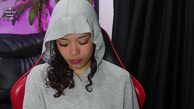 Snapshot of sara_sharma_ chatting on November 2025 02:17:01 PM sara sharma online show from November 2025 02:17:01 PM