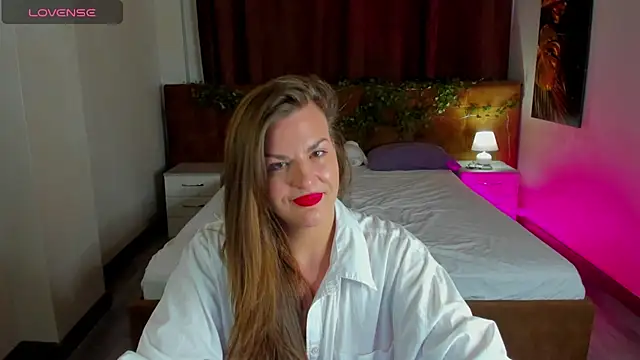 Snapshot of kamilla___moon chatting on March 2025 07:16:01 AM kamilla moon online show from March 2025 07:16:01 AM