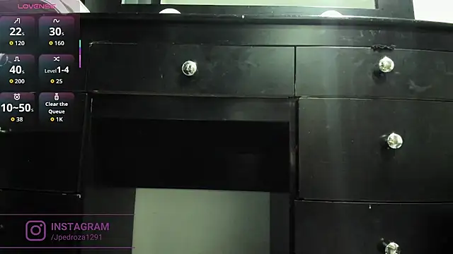 Snapshot of crystal_beennz chatting on December 2025 03:26:02 AM crystal beennz online show from December 2025 03:26:02 AM