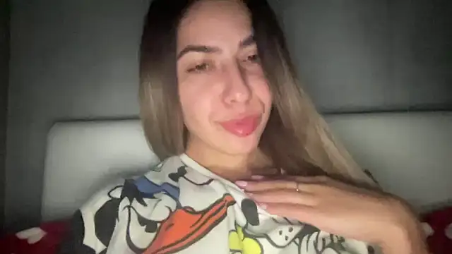 Snapshot of sarrah_rossy chatting on November 2025 10:21:01 PM sarrah rossy online show from November 2025 10:21:01 PM