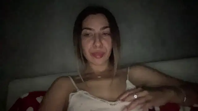 Snapshot of sarrah_rossy chatting on November 2025 10:42:02 PM sarrah rossy online show from November 2025 10:42:02 PM