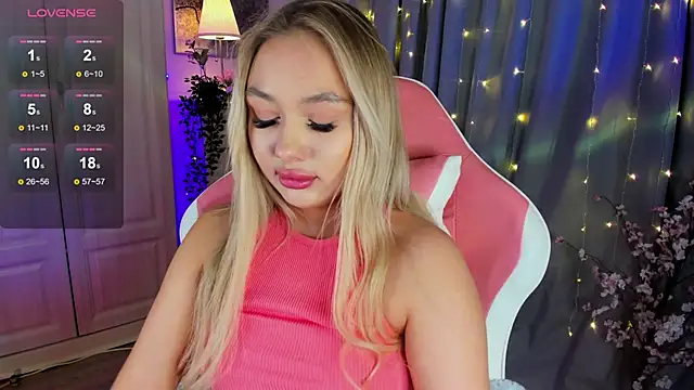 Snapshot of _Loneve__ chatting on March 2025 08:37:02 PM  Loneve   online show from March 2025 08:37:02 PM