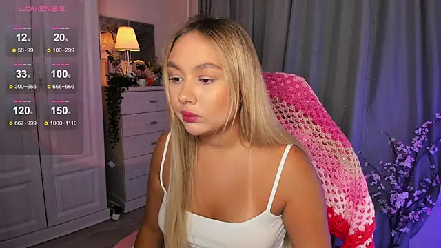 Snapshot of _Loneve__ chatting on October 2025 01:54:01 PM  Loneve   online show from October 2025 01:54:01 PM