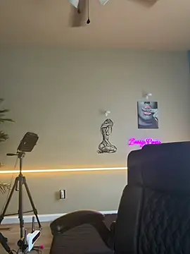 bossyroxy84 online show from February 2026 06:13:02 PM