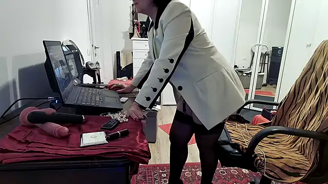 Chanel Noire online show from January 2026 02:08:01 PM