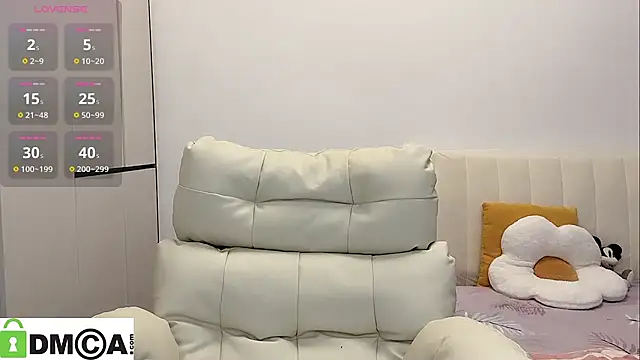 yunyun121 online show from December 2025 02:15:01 PM