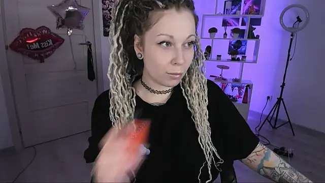 HoneySallyMoore online show from October 2025 03:45:02 PM