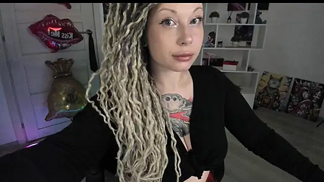 Snapshot of HoneySallyMoore chatting on June 2026 07:34:02 PM HoneySallyMoore online show from June 2026 07:34:02 PM