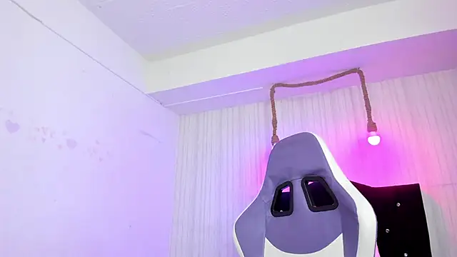 nicky angel1 online show from October 2025 06:42:01 PM