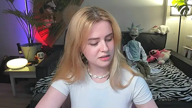 Alexa Pirs online show from August 2026 04:09:01 PM