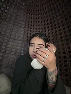 Snapshot of Scarlett-LS chatting on October 2025 04:09:02 AM Scarlett-LS online show from October 2025 04:09:02 AM