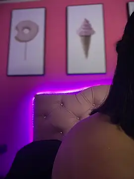 Snapshot of Scarlett-LS chatting on November 2025 02:39:02 AM Scarlett-LS online show from November 2025 02:39:02 AM