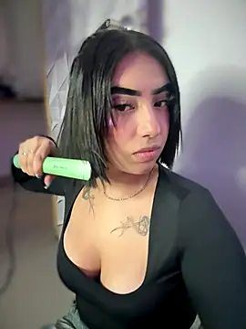 Snapshot of Scarlett-LS chatting on November 2025 02:32:02 AM Scarlett-LS online show from November 2025 02:32:02 AM