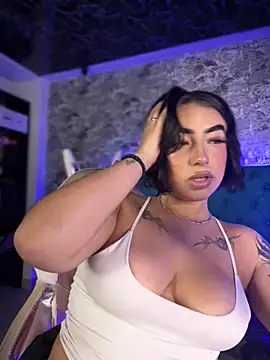 Snapshot of Scarlett-LS chatting on December 2025 01:44:02 AM Scarlett-LS online show from December 2025 01:44:02 AM