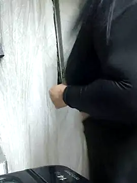 Snapshot of nikki_grey chatting on October 2025 04:56:02 AM nikki grey online show from October 2025 04:56:02 AM